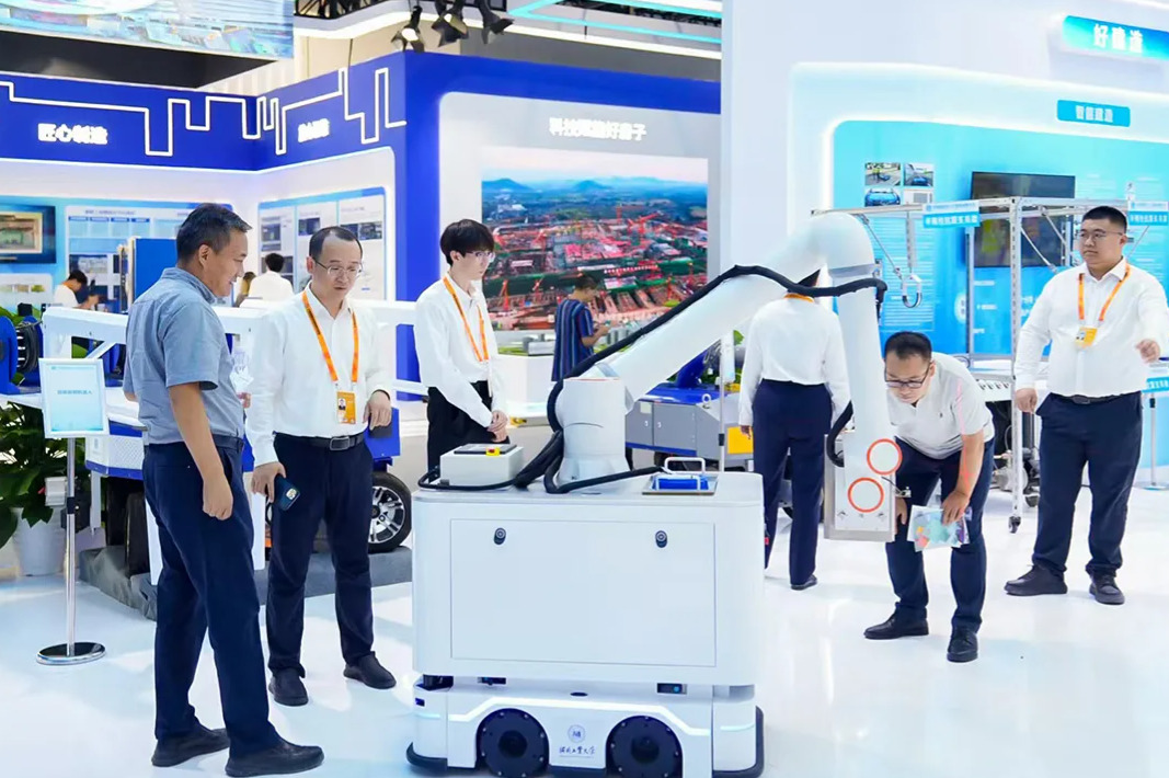 中国建筑携多项前沿技术亮相2025服贸会7.jpg 中国建筑携多项前沿技术亮相2025服贸会7.jpg