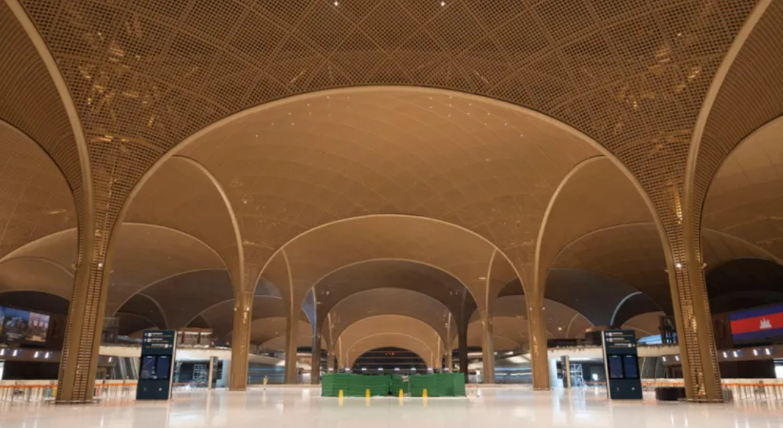 中国建筑柬埔寨德崇国际机场正式通航4.png